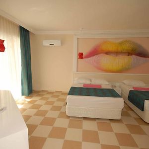 Standard Zimmer mit Kingsize-Bett